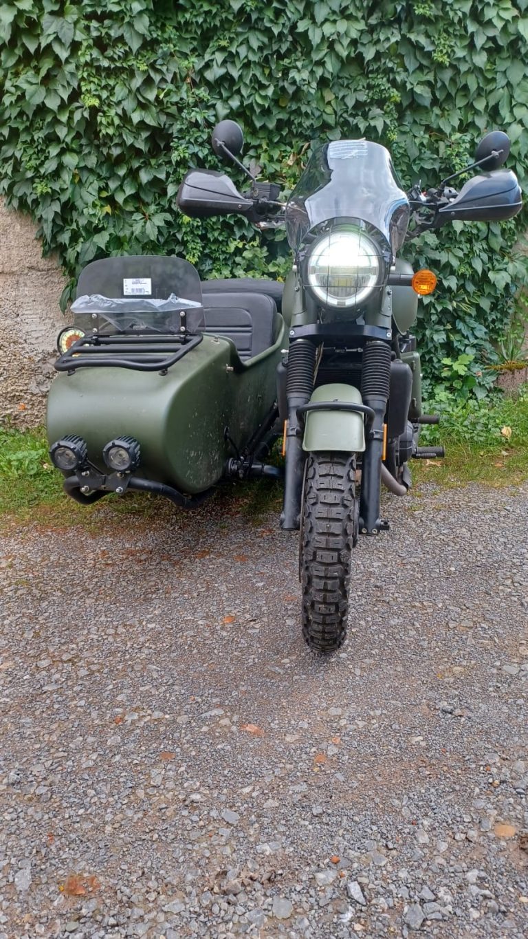 Gabelvorverlegung/Nachlaufverkürzung sowie Scheibe am Seitenwagen Pekin Express ef-tech Jochen Brett